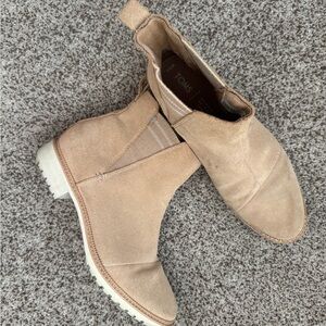 TOMS Women's Beige Chelsea Boot